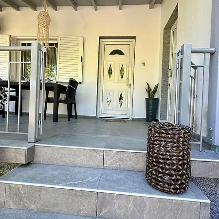 Apartament Sandi's House Paralia Sikias