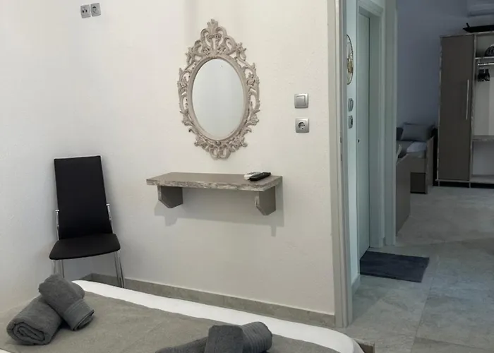 Sandi's House * Paralia Sikias